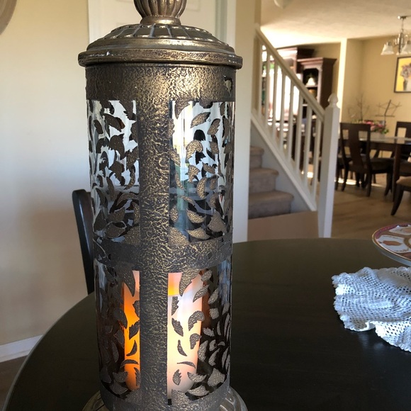 Gold vase candle holder - Picture 2 of 10